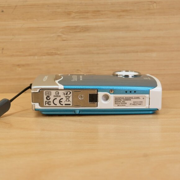 Olympus Stylus 850SW / 8MP Digital Camera / 3x Optical Zoom / Blue - Picture 8 of 10